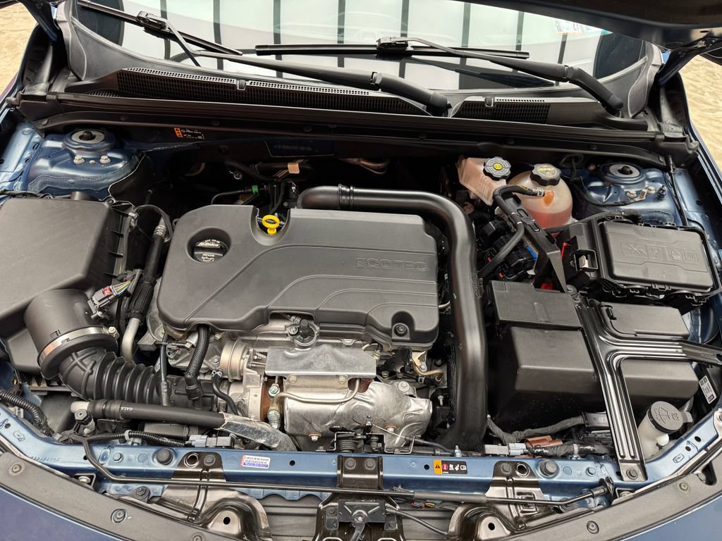 Used 2025 Chevrolet Malibu LT FWD image 23