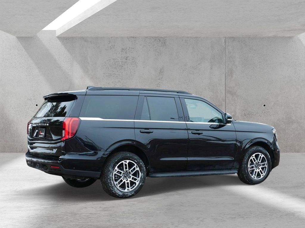 Certified 2025 Ford Expedition Active AWD/4WD image 3