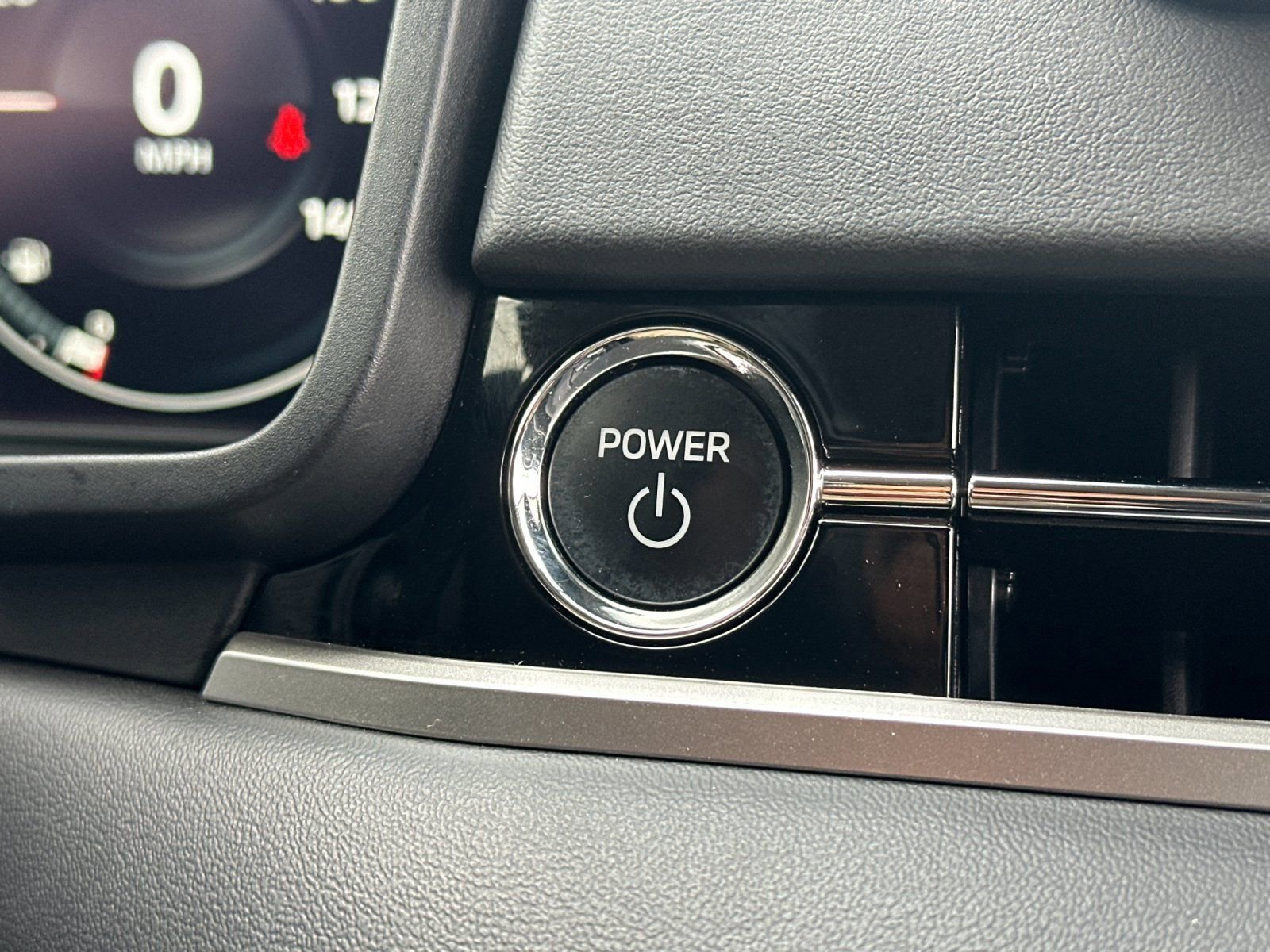 Used 2023 Mitsubishi Outlander 4WD Plug-In Hybrid image 22
