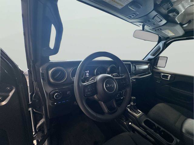 Used 2023 Jeep Wrangler Unlimited w/ Cold Weather Group AWD/4WD image 9