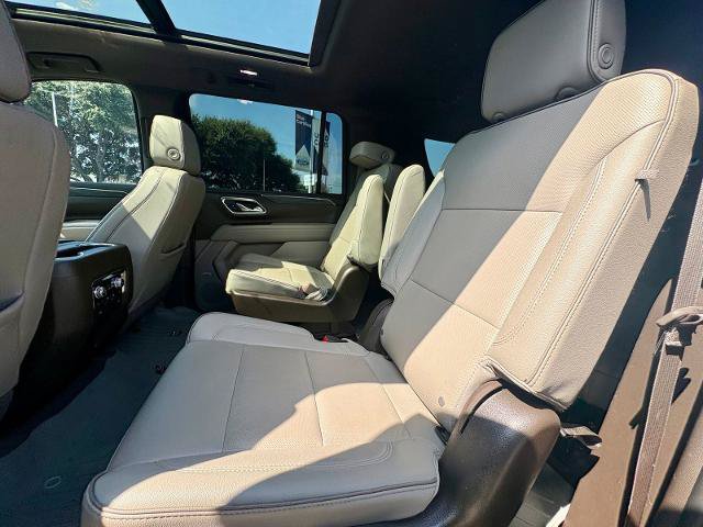 Used 2023 GMC Yukon XL SLT w/ SLT Premium Package AWD/4WD image 11