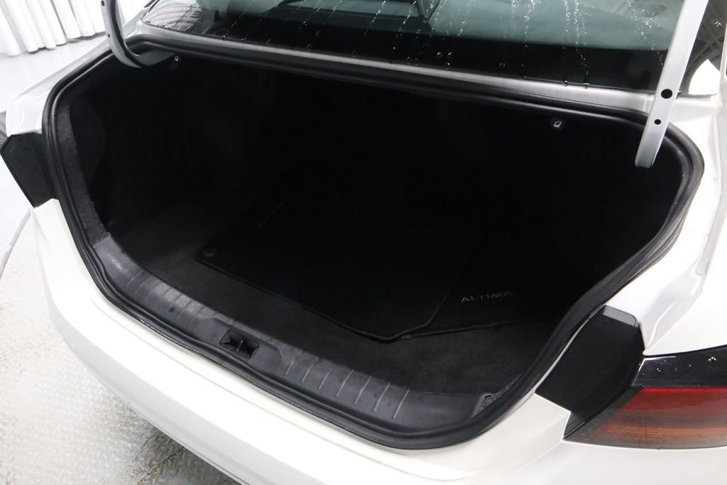 Used 2025 Nissan Altima 2.5 SV image 14