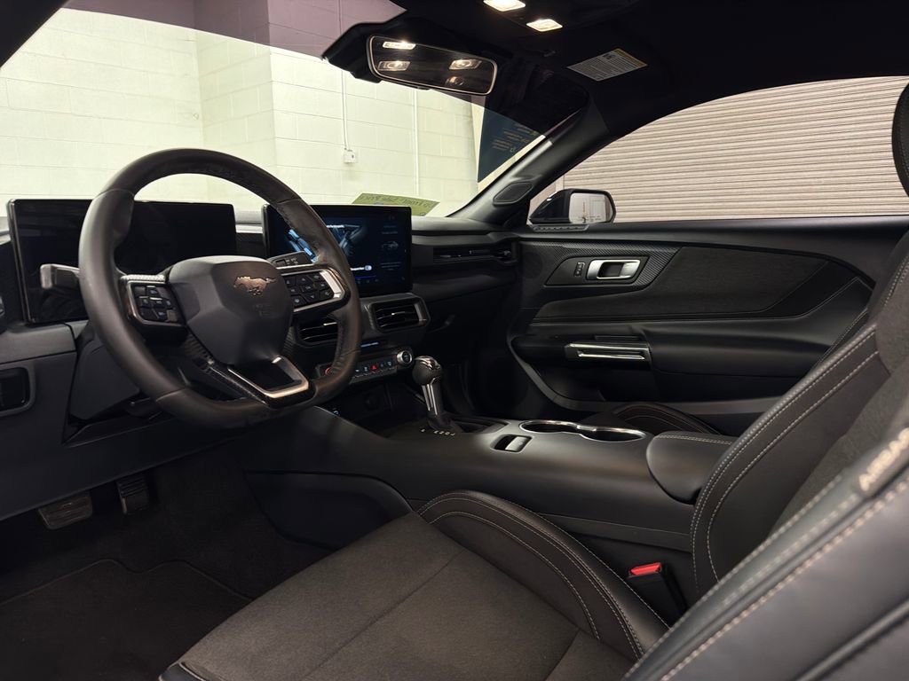 Certified 2024 Ford Mustang Coupe RWD image 5