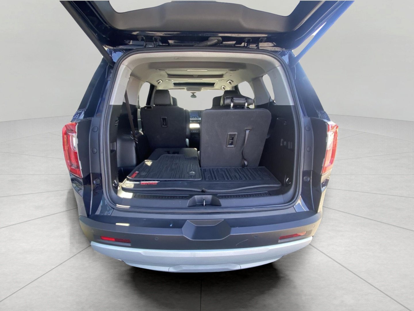 Used 2021 GMC Acadia SLT w/ Preferred Package AWD/4WD image 13