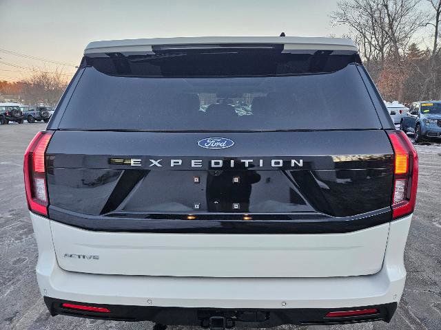 Certified 2025 Ford Expedition Active image 4