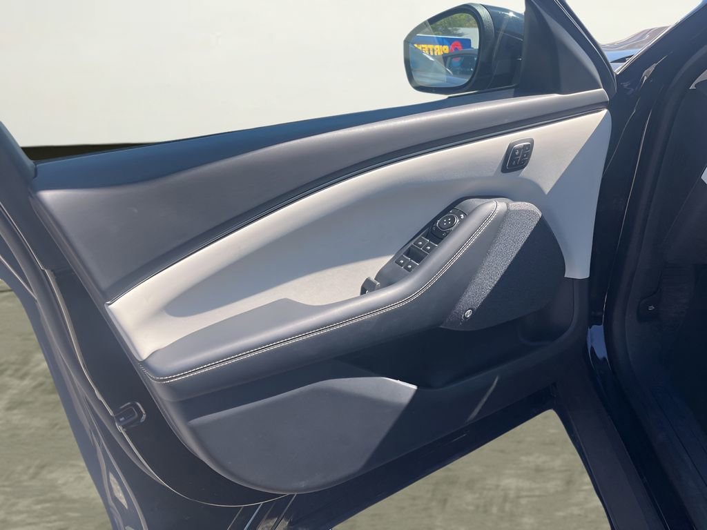 Certified 2025 Ford Mustang Mach-E Premium image 12