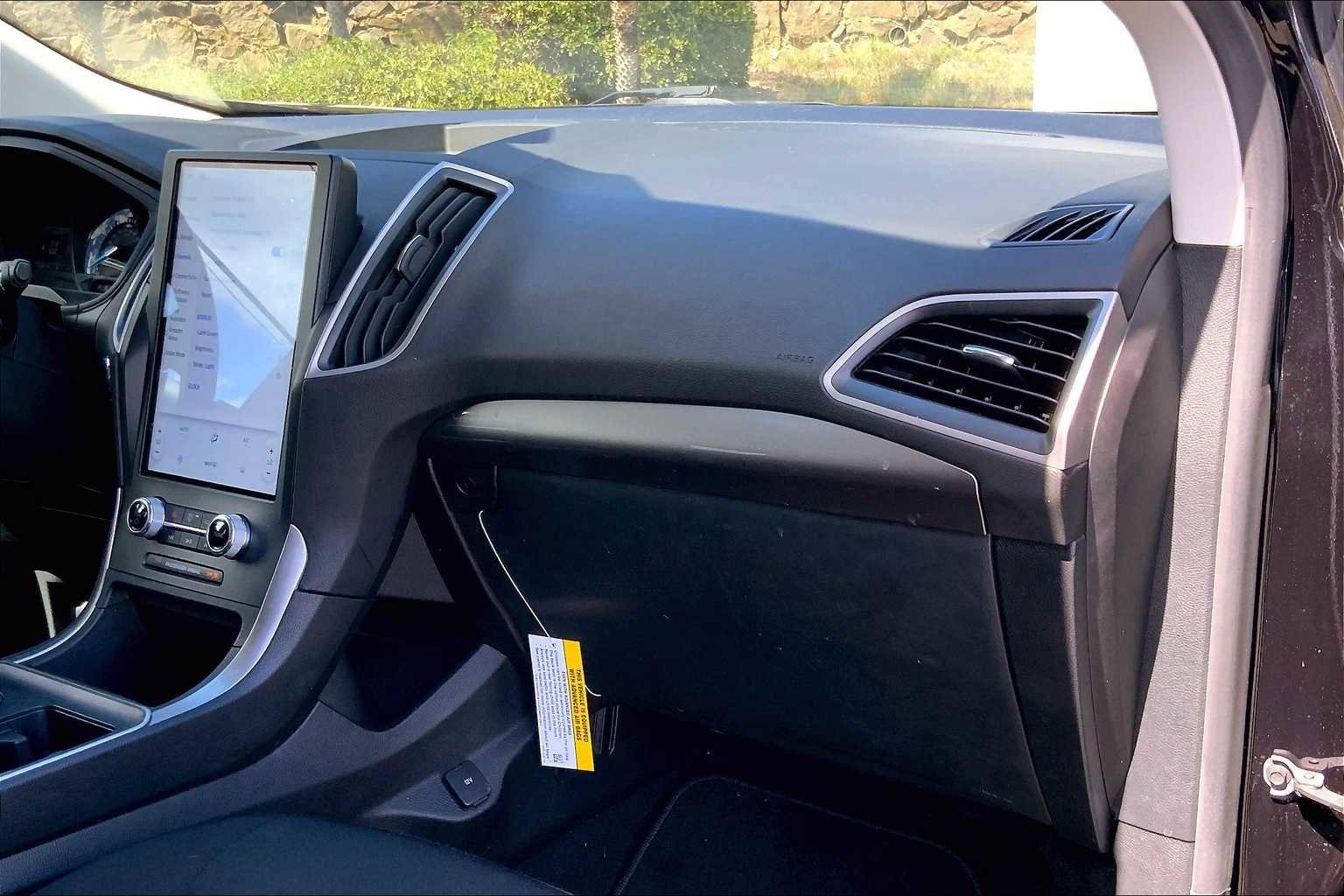 Certified 2022 Ford Edge SE w/ Black Appearance Package image 23