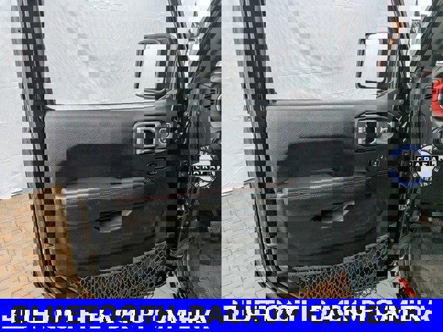 Used 2018 Jeep Wrangler Unlimited Rubicon w/ Dual Top Group image 18