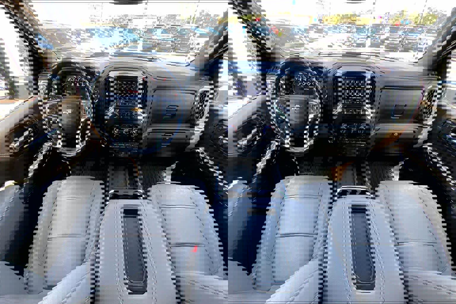 Used 2022 Chevrolet Silverado 2500 LTZ w/ LTZ Convenience Package image 16