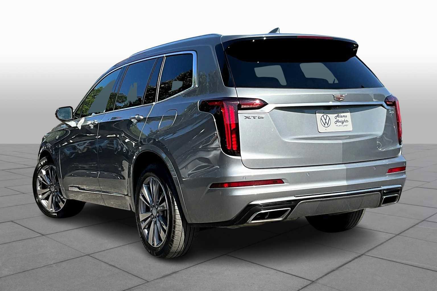 Used 2024 Cadillac XT6 Premium Luxury image 7