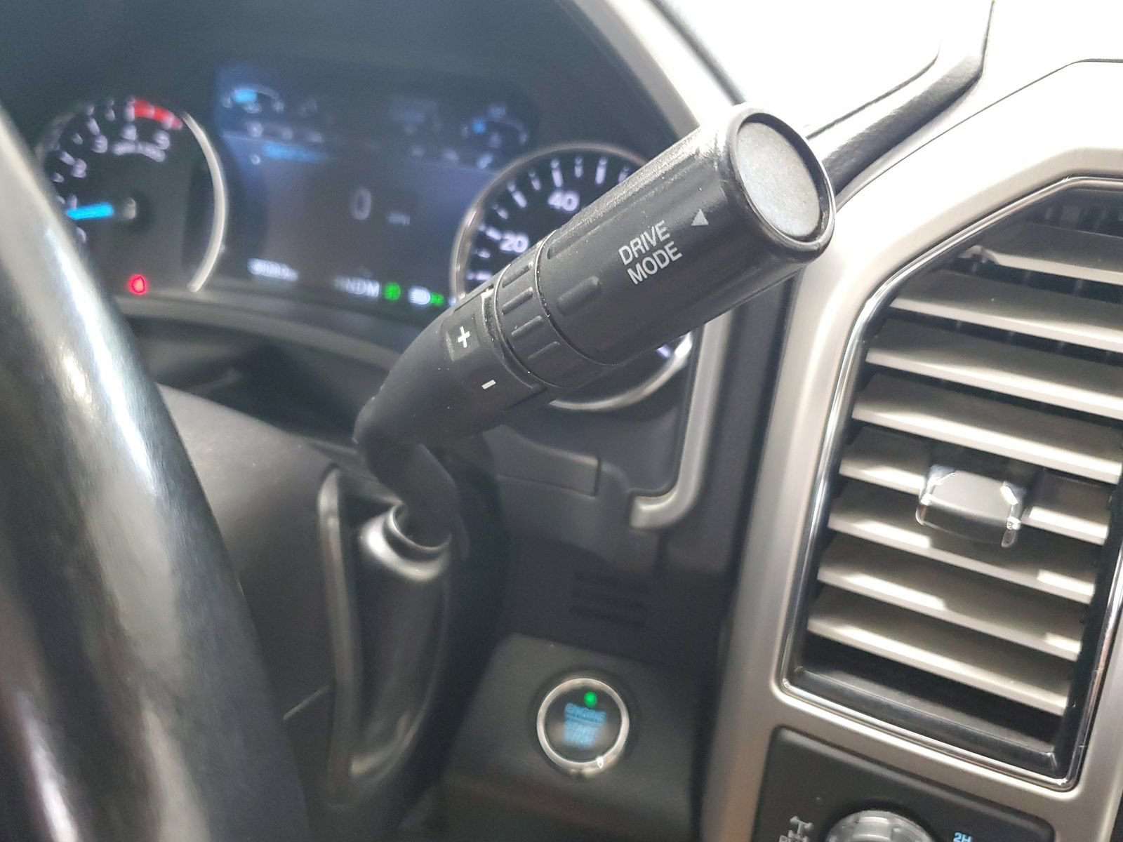 Certified 2020 Ford F350 Platinum w/ FX4 Off-Road Package AWD/4WD image 30