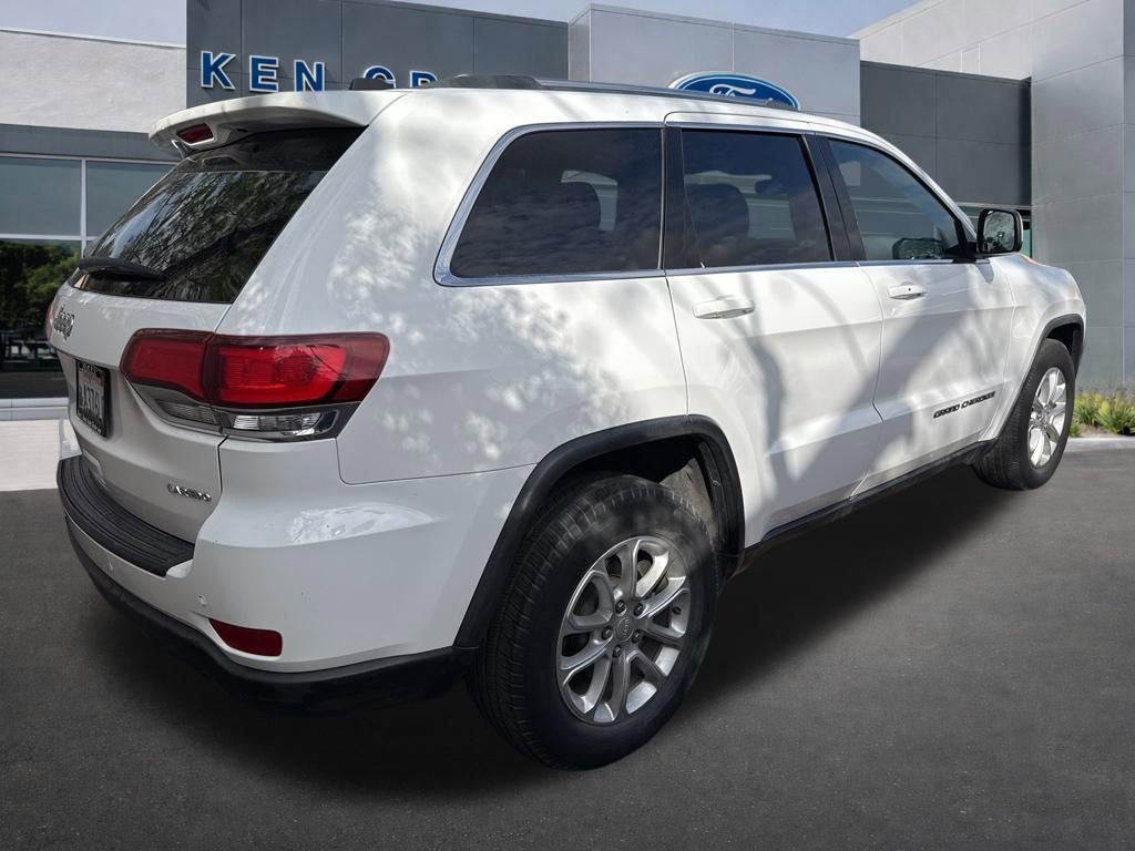 Used 2021 Jeep Grand Cherokee Laredo image 3