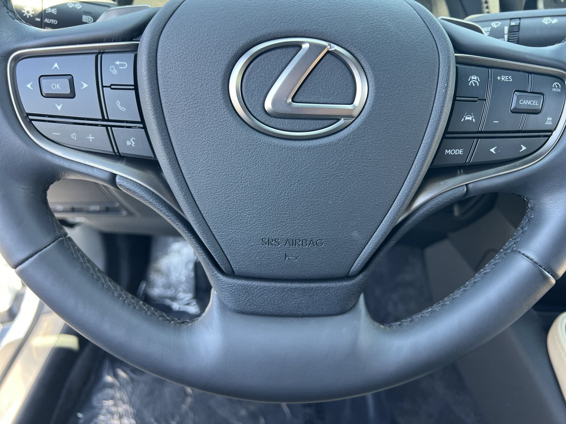 Used 2024 Lexus LS 500 RWD image 9