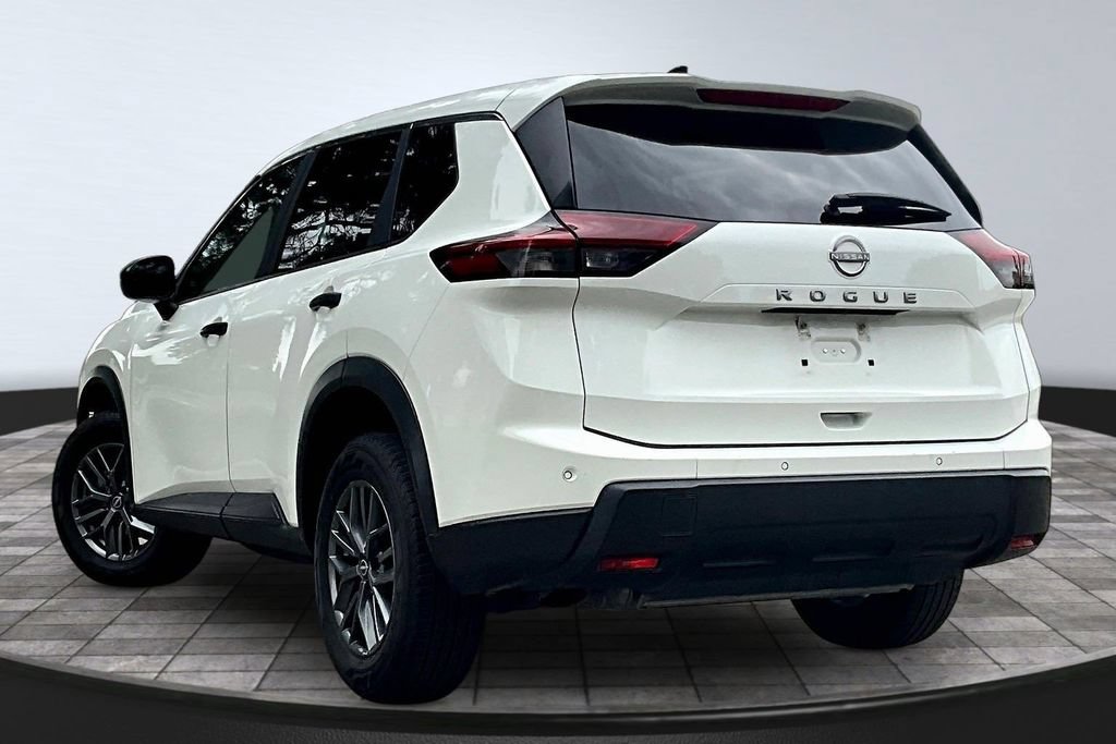 Used 2024 Nissan Rogue S FWD image 4