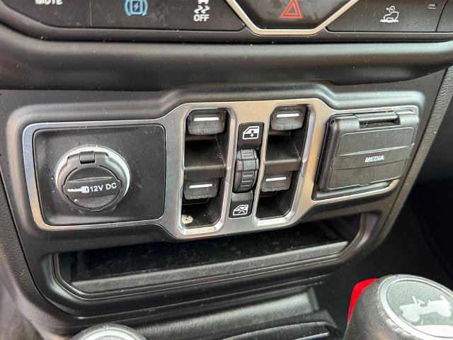 Used 2023 Jeep Wrangler Unlimited Sahara w/ Cold Weather Group AWD/4WD image 22