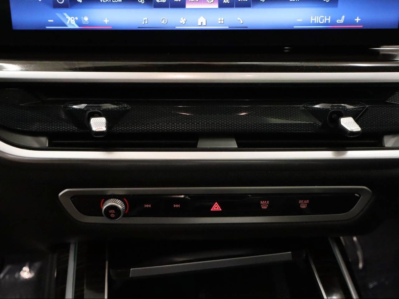 Used 2026 BMW X7 xDrive40i AWD/4WD image 13