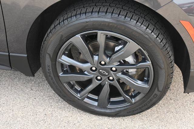 Used 2022 Chevrolet Equinox RS w/ Infotainment Package image 17