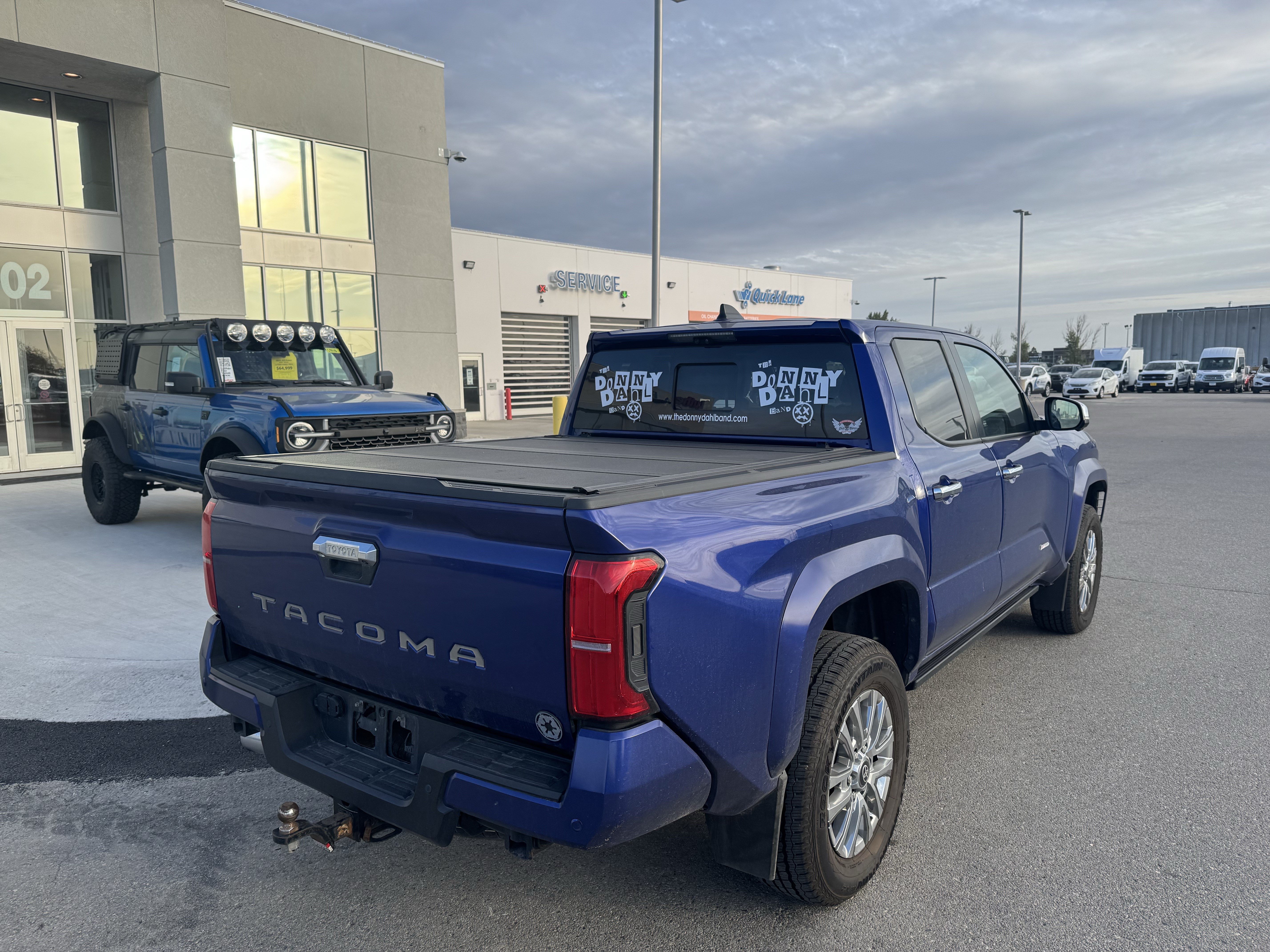 Used 2025 Toyota Tacoma Limited AWD/4WD image 5