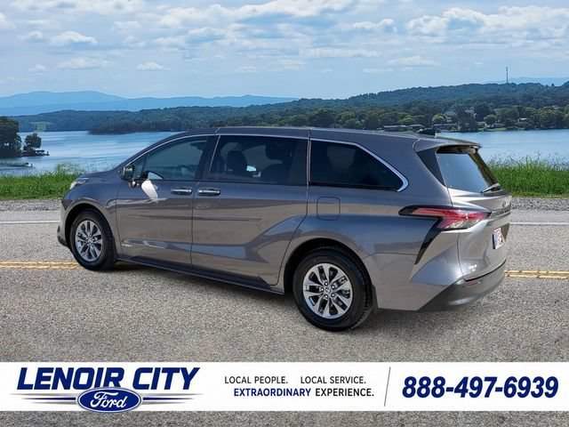 Used 2021 Toyota Sienna XLE FWD image 5