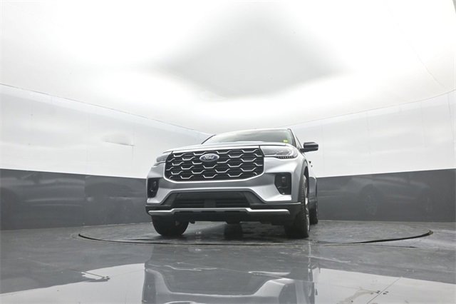 Certified 2025 Ford Explorer Platinum w/ Ultimate Package image 29