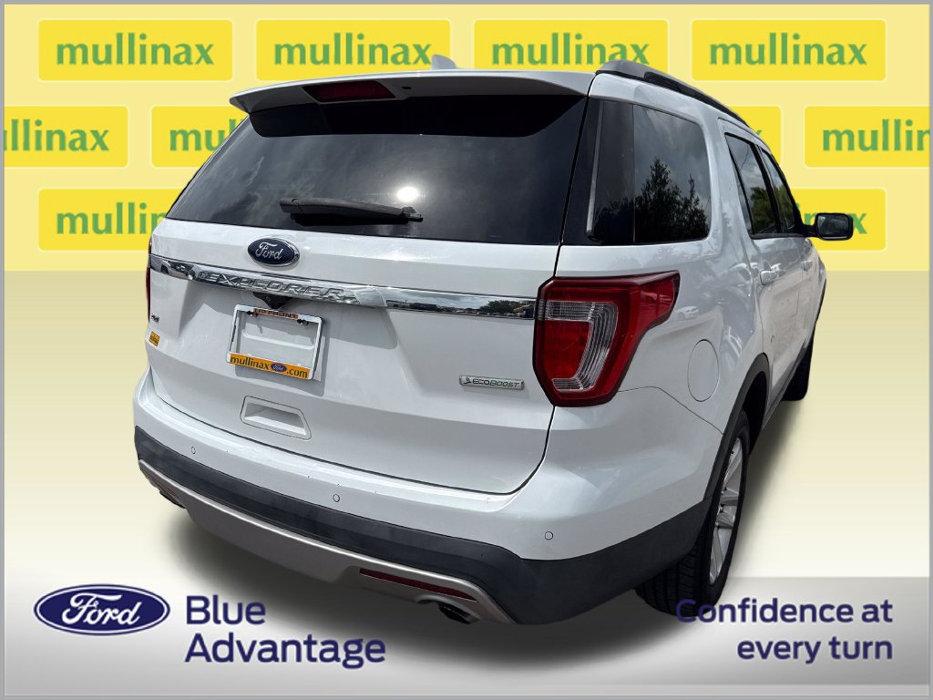 Certified 2017 Ford Explorer XLT w/ Equipment Group 202A FWD image 4