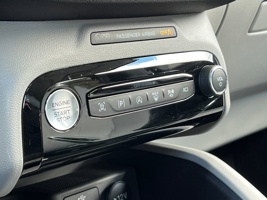 Certified 2026 Ford Escape Platinum w/ Premium Technology Package AWD/4WD image 30