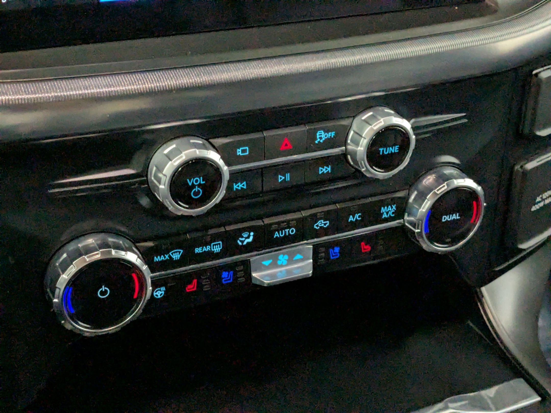 Certified 2025 Ford F150 Lariat image 27