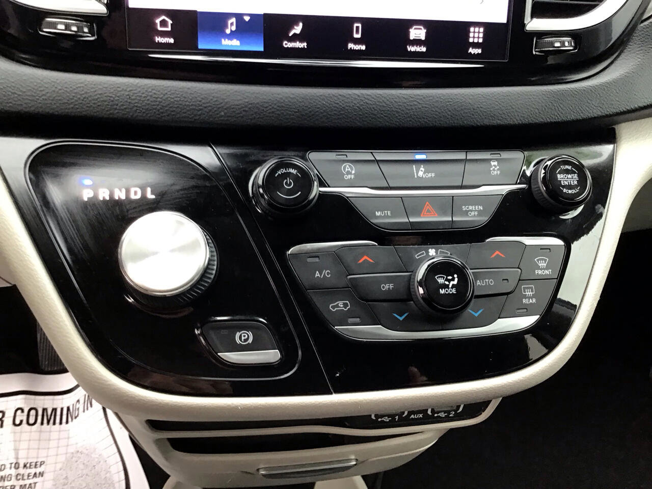 Used 2022 Chrysler Pacifica Touring-L image 24