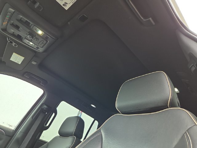 Used 2022 GMC Yukon SLT w/ SLT Premium Package AWD/4WD image 22