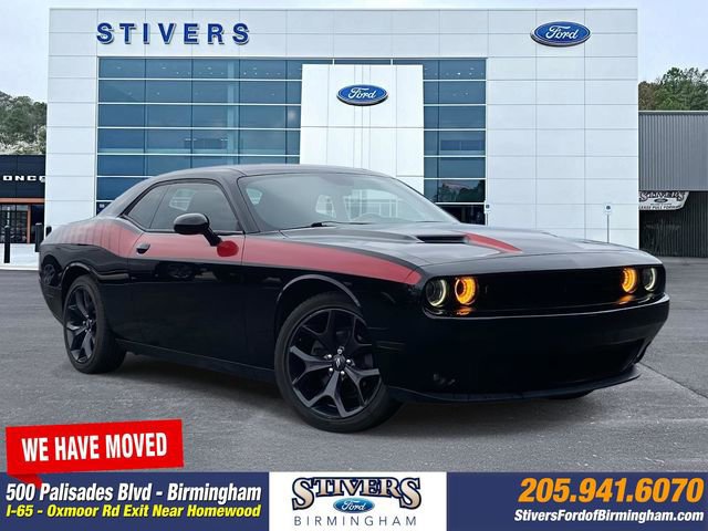 Used 2020 Dodge Challenger SXT w/ Blacktop Package image 7