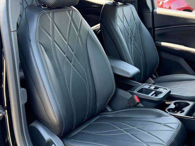 Certified 2025 Ford Mustang Mach-E Select w/ Comfort Package Lite RWD image 7
