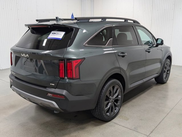 Used 2023 Kia Sorento SX Prestige image 2