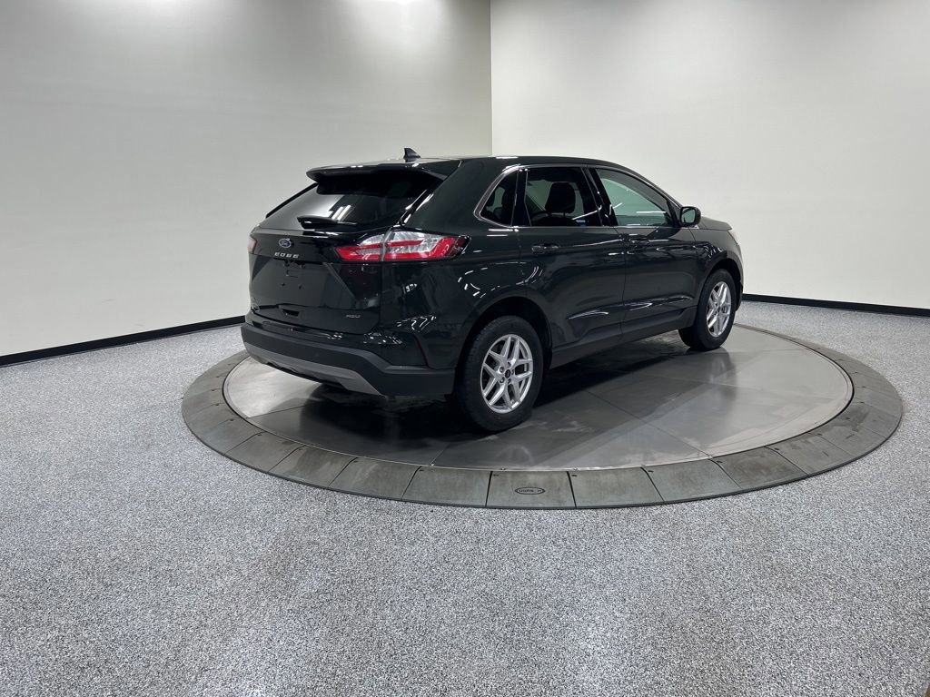 Certified 2024 Ford Edge SEL w/ Convenience Package image 5