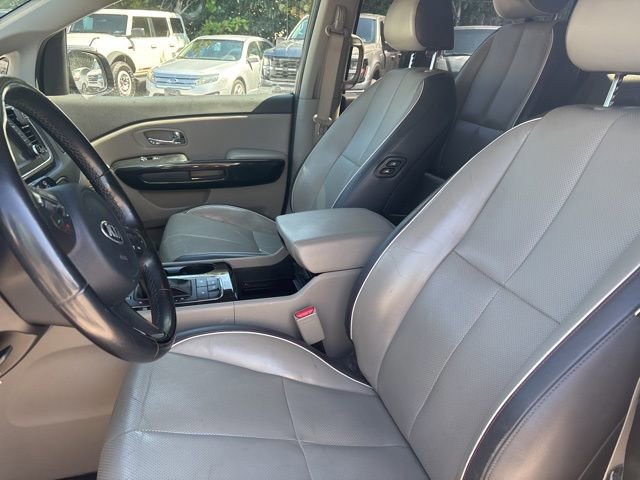 Used 2017 Kia Sedona EX image 6
