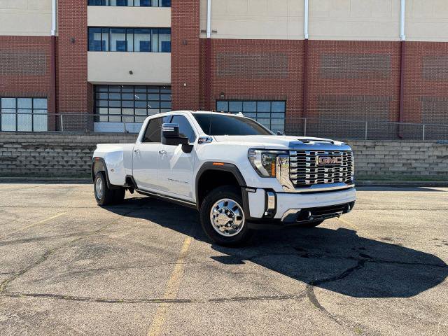 Used 2024 GMC Sierra 3500 Denali w/ Denali Reserve Package AWD/4WD image 8