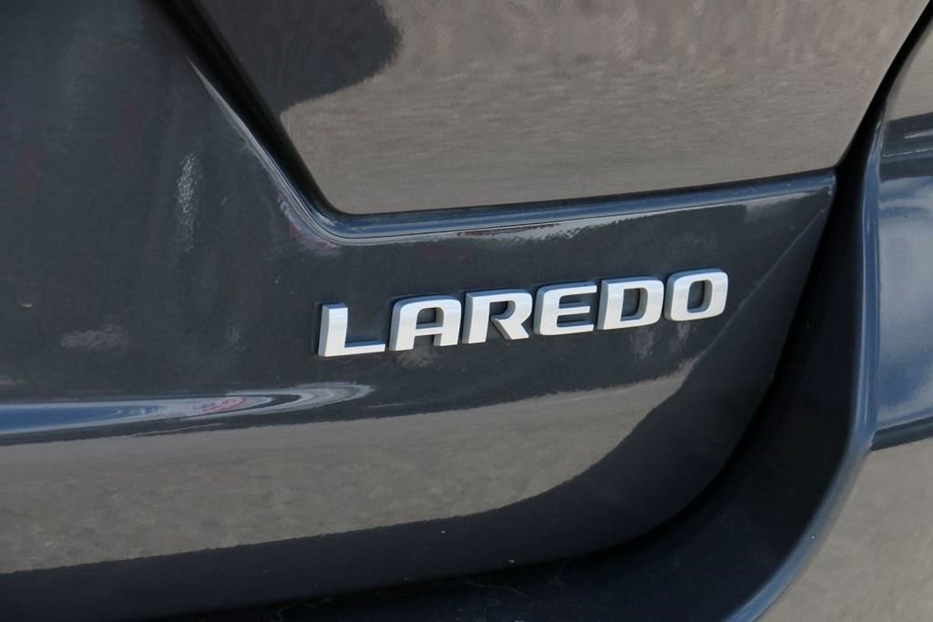 Used 2024 Jeep Grand Cherokee Laredo RWD image 8