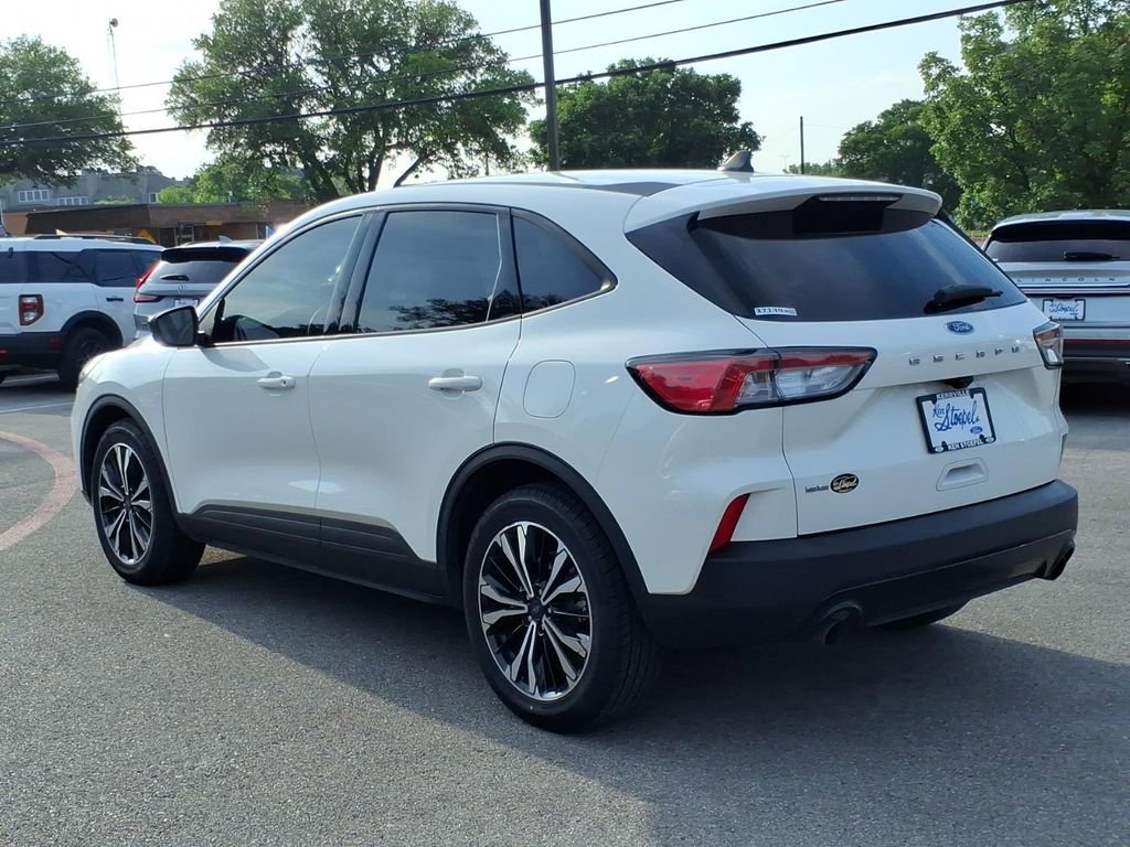 Certified 2022 Ford Escape SE w/ SE Sport Appearance Package FWD image 8