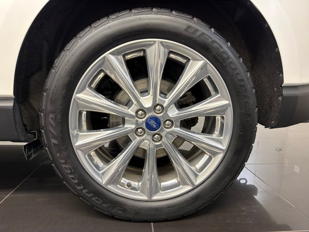 Certified 2018 Ford Edge Titanium w/ Equipment Group 301A AWD/4WD image 7