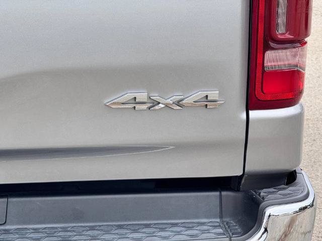 Used 2019 RAM 1500 Laramie AWD/4WD image 9