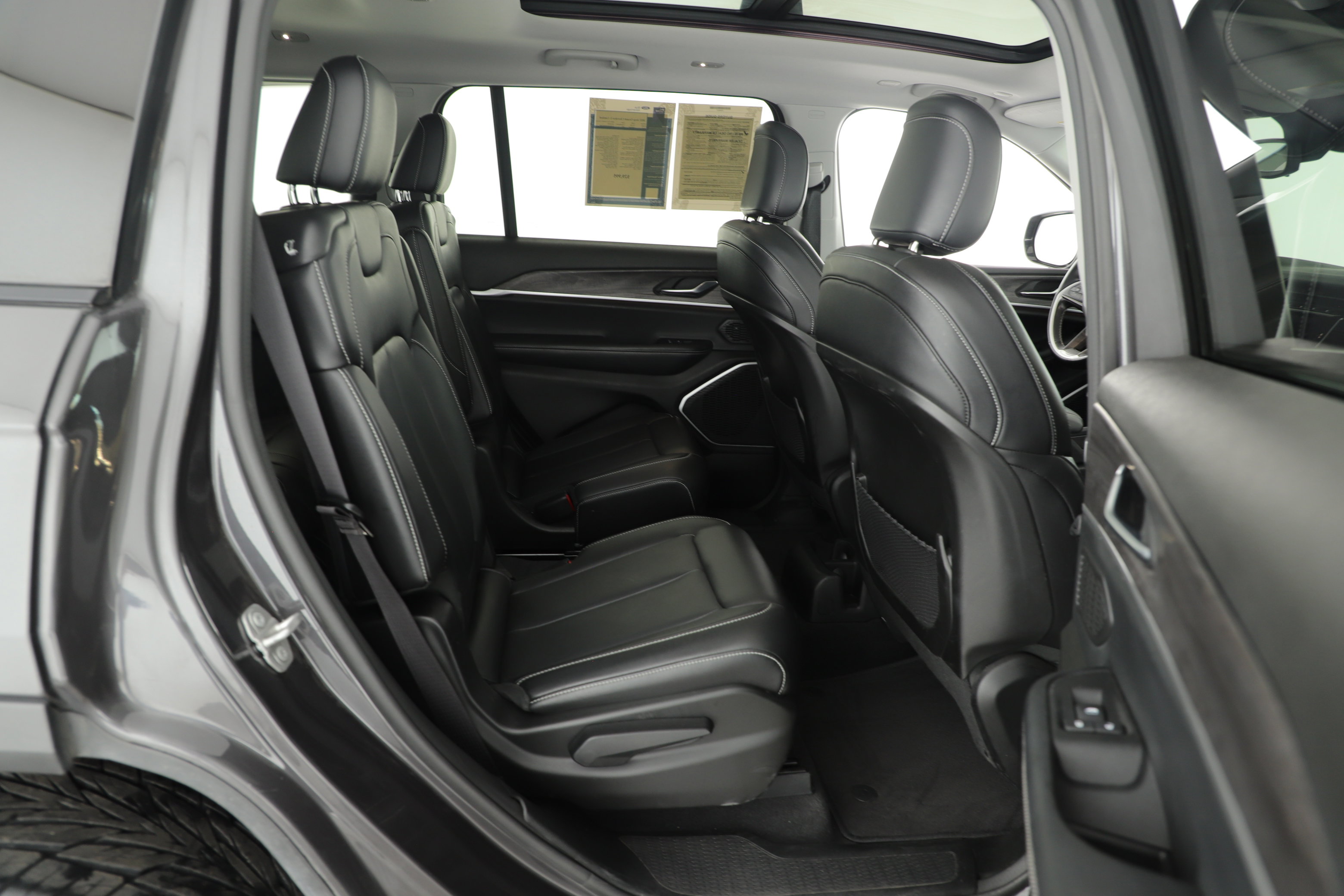 Used 2022 Jeep Grand Cherokee L Limited image 13