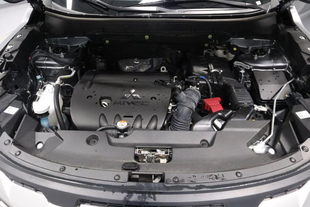 Used 2025 Mitsubishi Outlander Sport ES AWD/4WD image 16