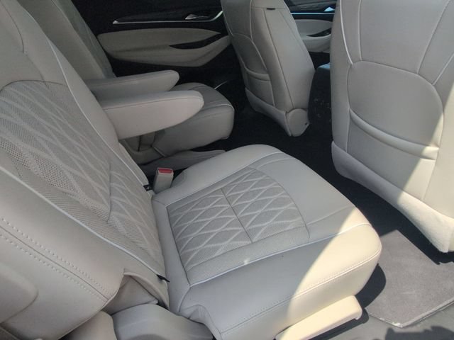 Used 2022 Buick Enclave Avenir w/ Avenir Technology Package FWD image 19