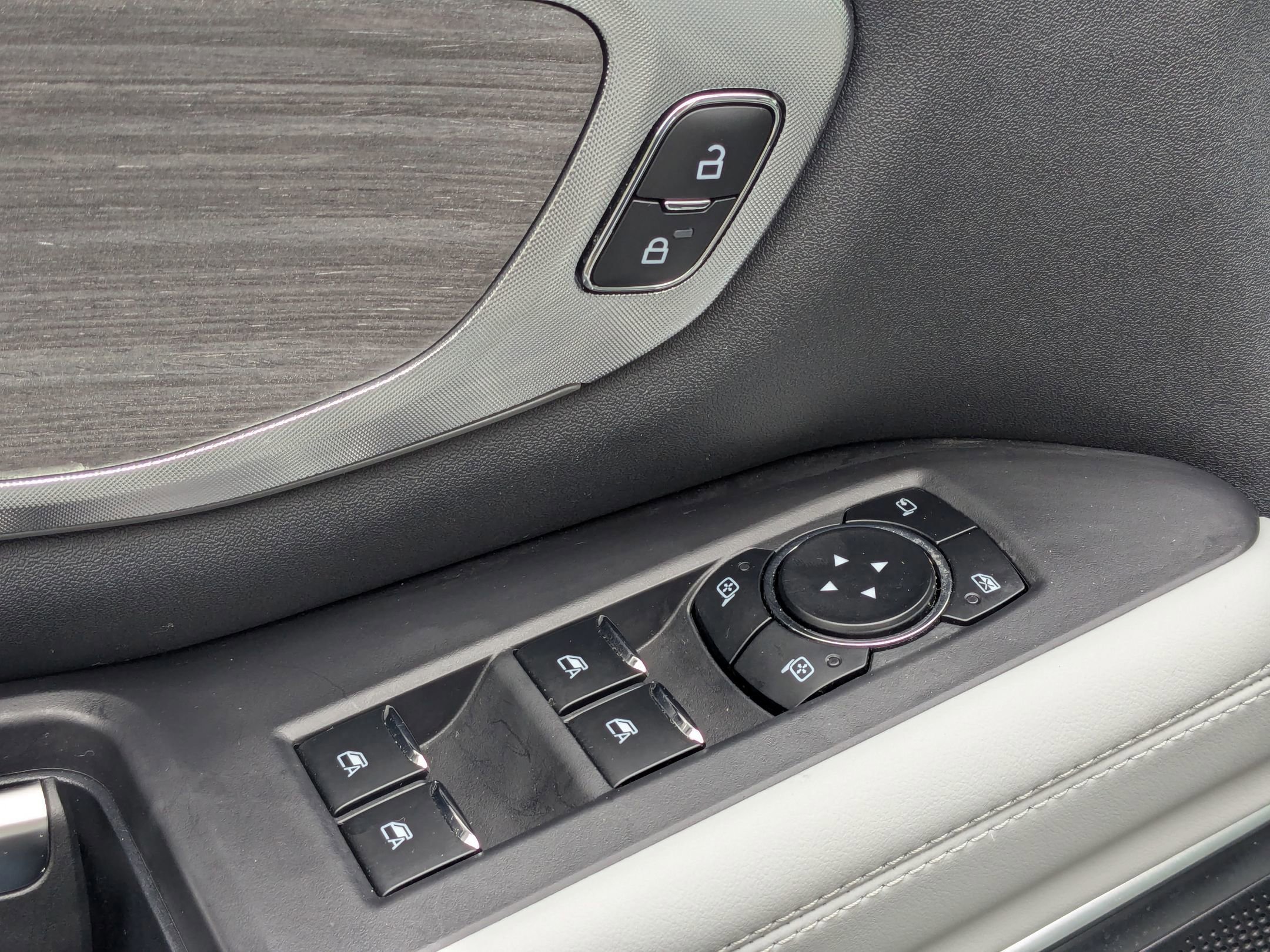 Certified 2025 Ford Expedition Platinum w/ Platinum Ultimate Package image 12