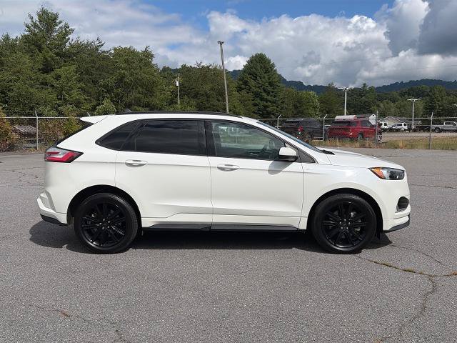 Certified 2022 Ford Edge ST-Line w/ Cargo Accessory Package AWD/4WD image 2