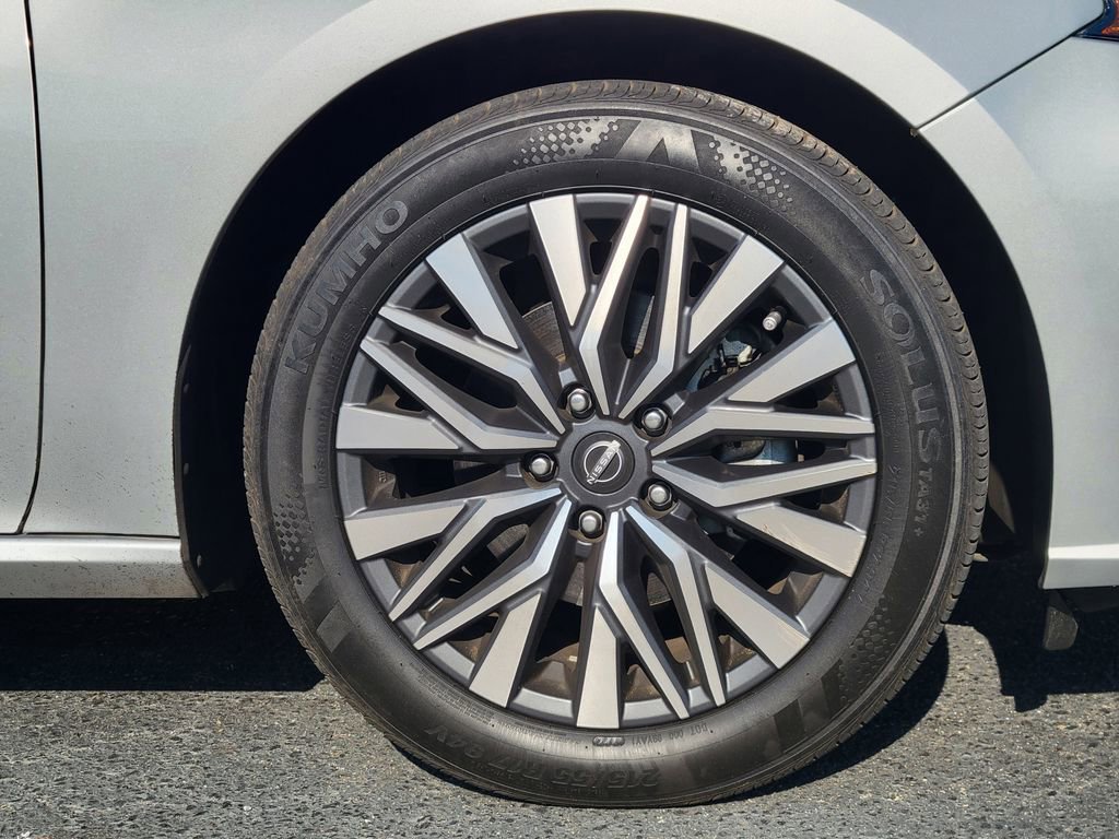 Used 2024 Nissan Altima 2.5 SV image 11