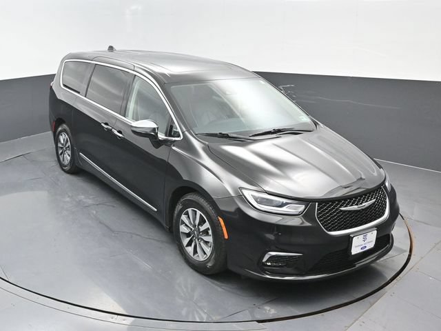 Used 2023 Chrysler Pacifica Limited FWD image 18