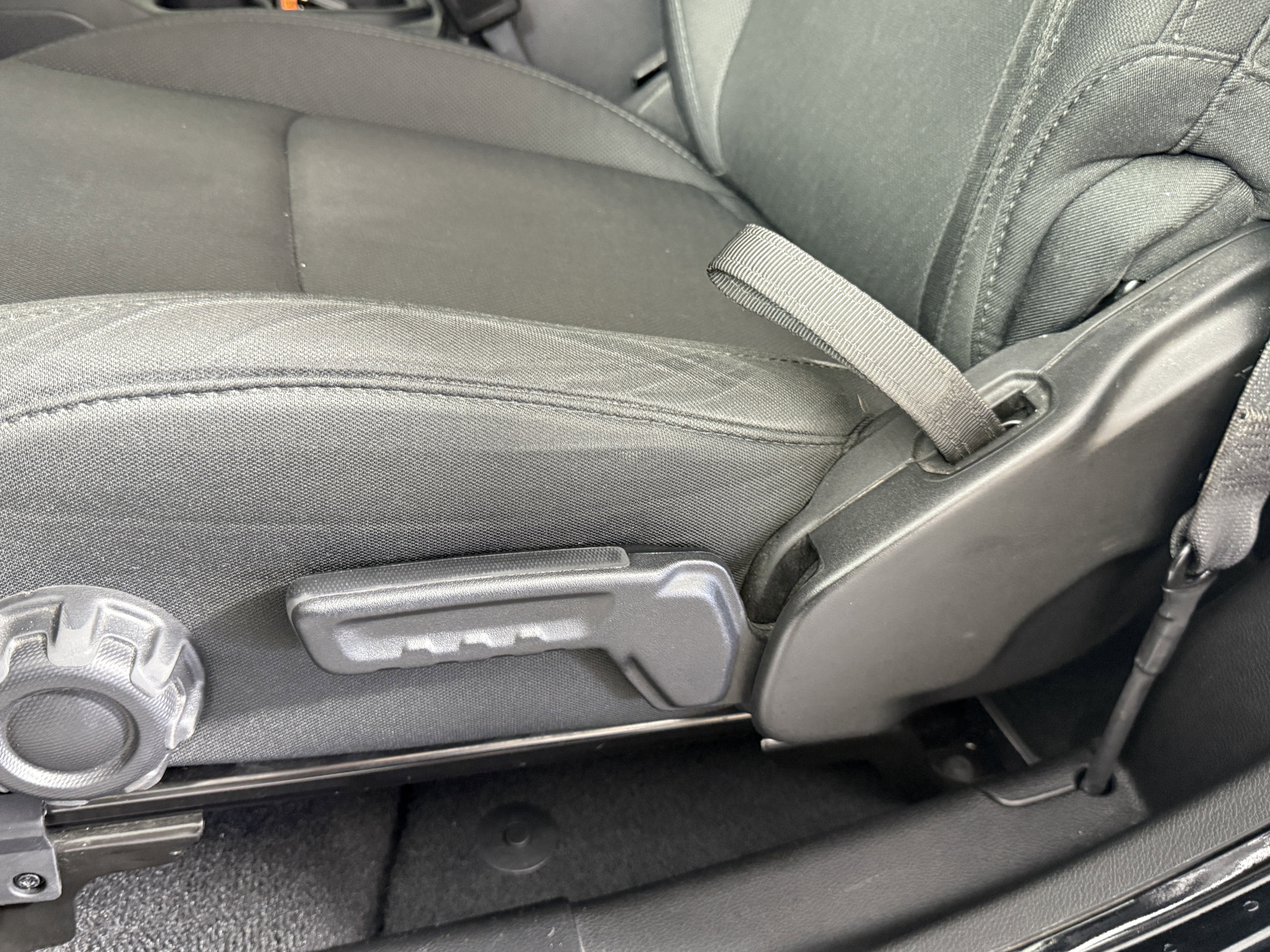 Used 2022 Jeep Wrangler Sport S image 18