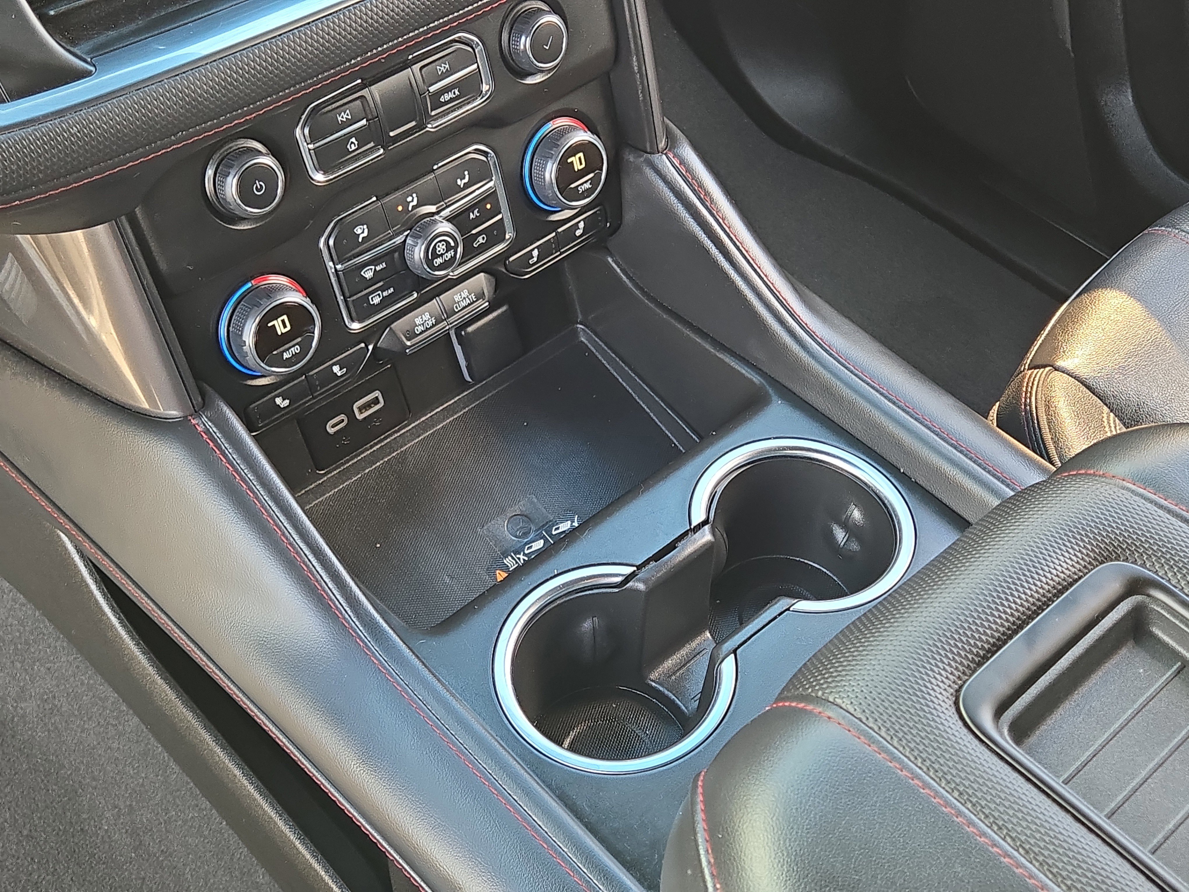 Used 2024 Chevrolet Suburban RST image 31