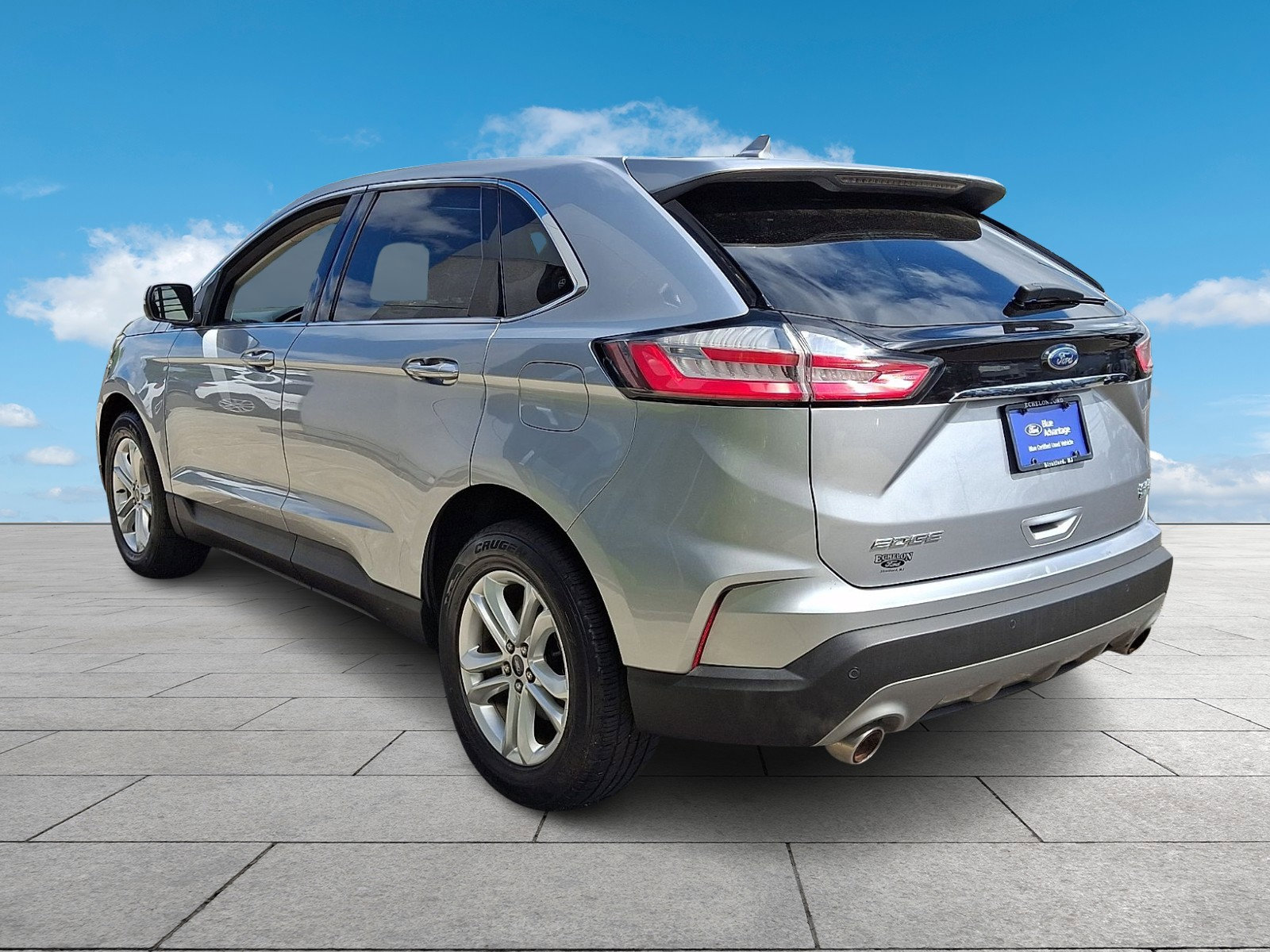 Certified 2020 Ford Edge SEL w/ Convenience Package AWD/4WD image 4