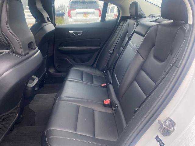 Used 2022 Volvo S60 B5 Momentum w/ Advanced Package image 9